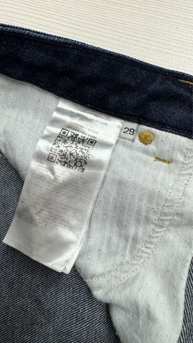 Blugi Guess 29 +tricou gratuit