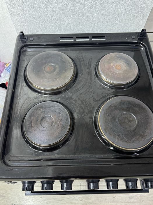 Продам электрическую плиту