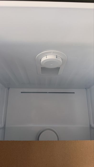 Хладилник с фризер  INDESIT INK21411G4UK 301L | TOTAL NO FROST | 60/40 | КЛАС E | FRESH SPACE
