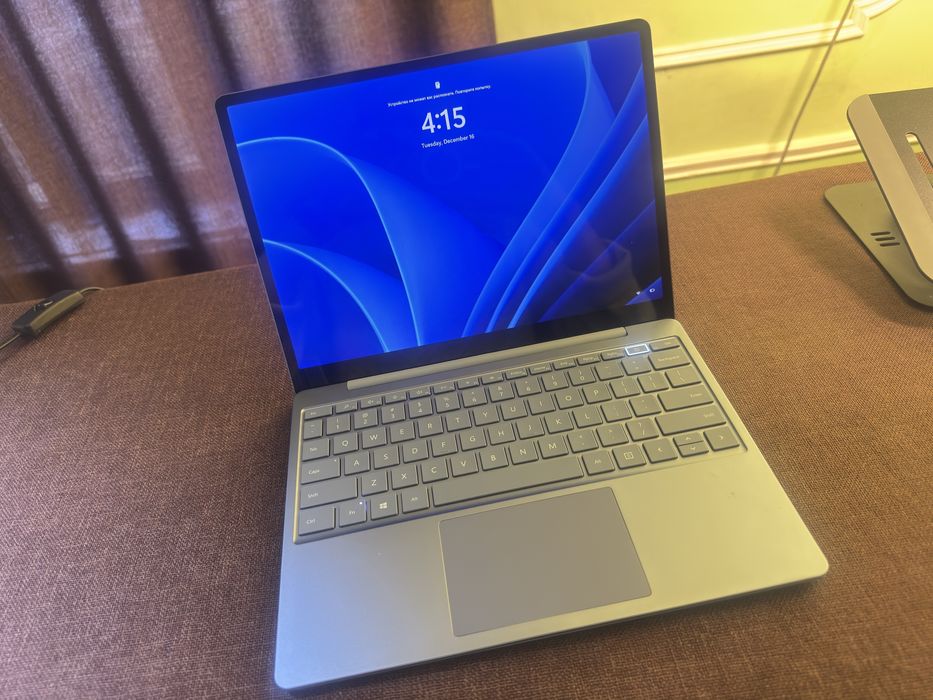 Micrasoft Surface Go 2