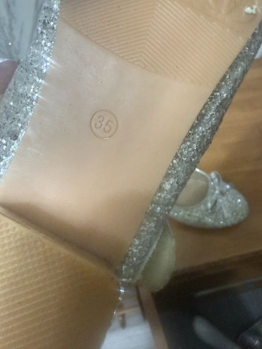 Продам детские туфельки