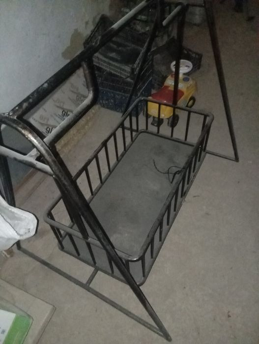 Bolalar mebeli sotiladi