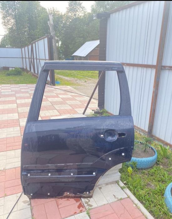 Продам дверь от нивы