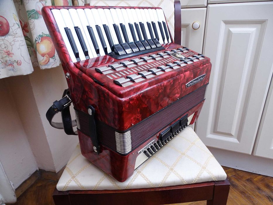 Акордеон Велтмайстер Серино 80 баса