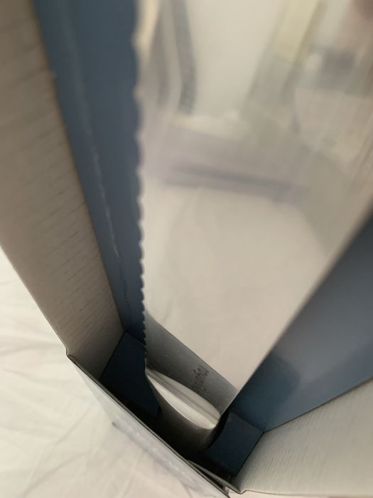 Nou, in cutie .Cutit pentru paine