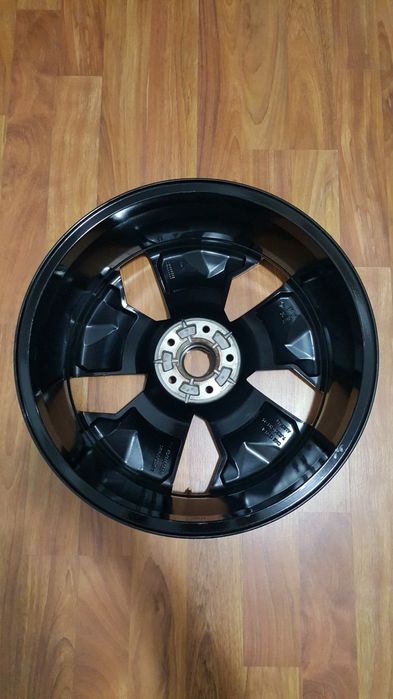 JanteRenaultKadjarArkanaSymbiozCapturMeganeE-TechKoleosScenicE-TechEspaceAustralRafaleTalismanDusterBigsterStrikerNissanJukeQashqaiX-TrailAriya5X114.3