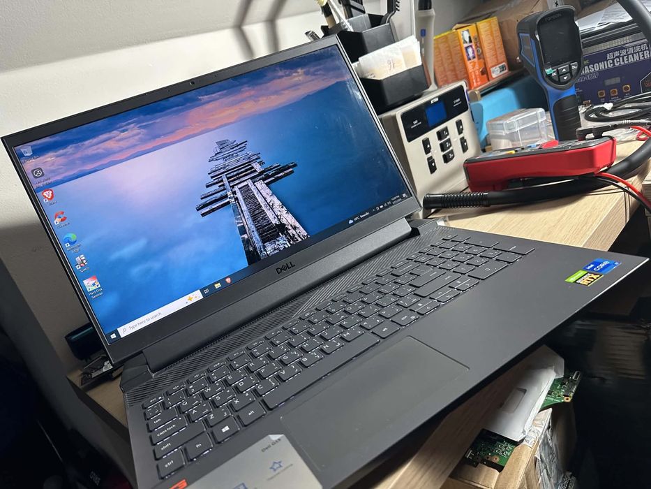Laptop gaming DELL G15