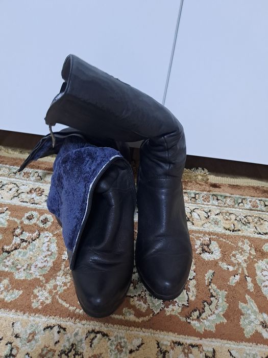 Продам зимние сапоги 38размера