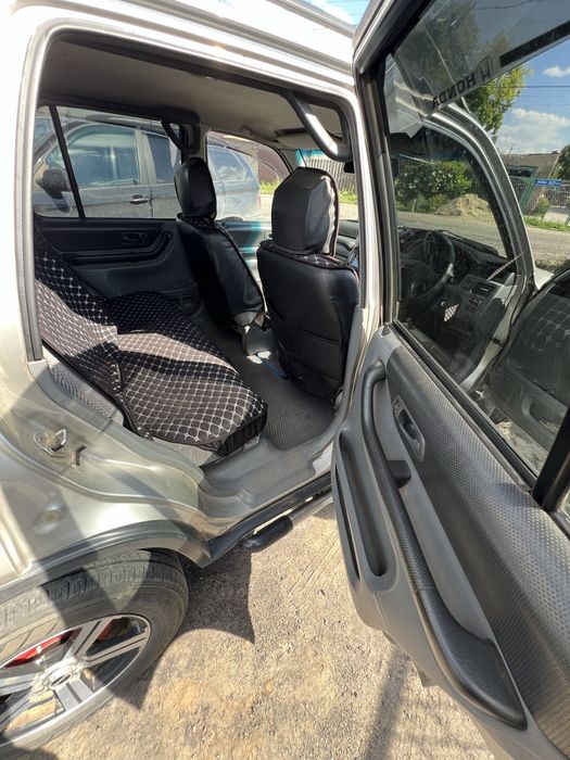 Хонда црв 1996 года 2 л