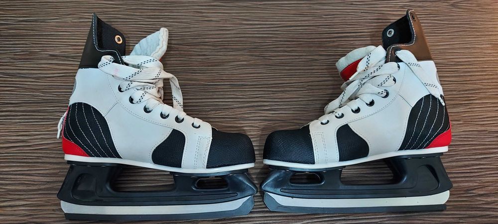 Продам коньки мужские