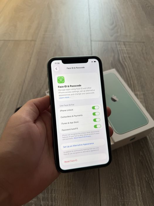Vand iPhone 11 - Diverse culori - CA NOI