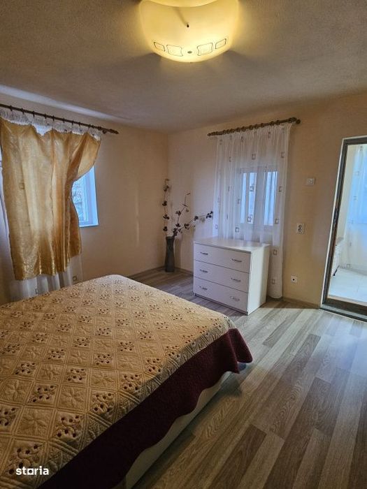Casa parter, 100 mp utili, 1090 mp teren,  Pielesti