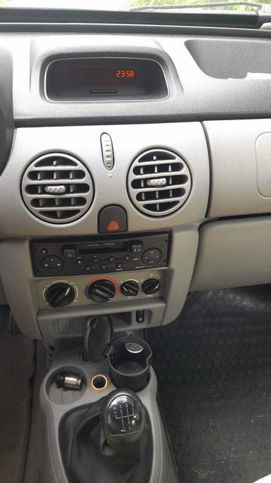 183.203 km reali, geamuri electrice, 5 locuri, Renault Kangoo, anul 2005, unic proprietar, bine întreținut, motorina, tot timpul în garaj