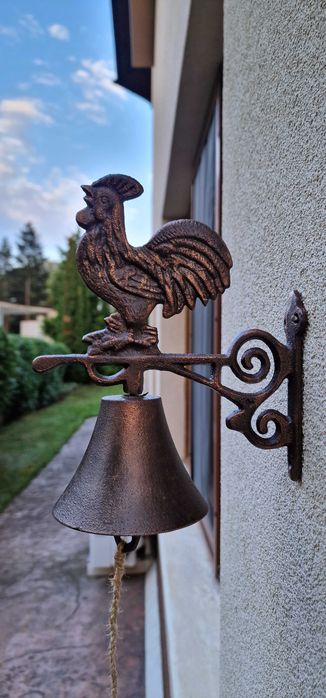 Градинска Чугунена камбана с петел.