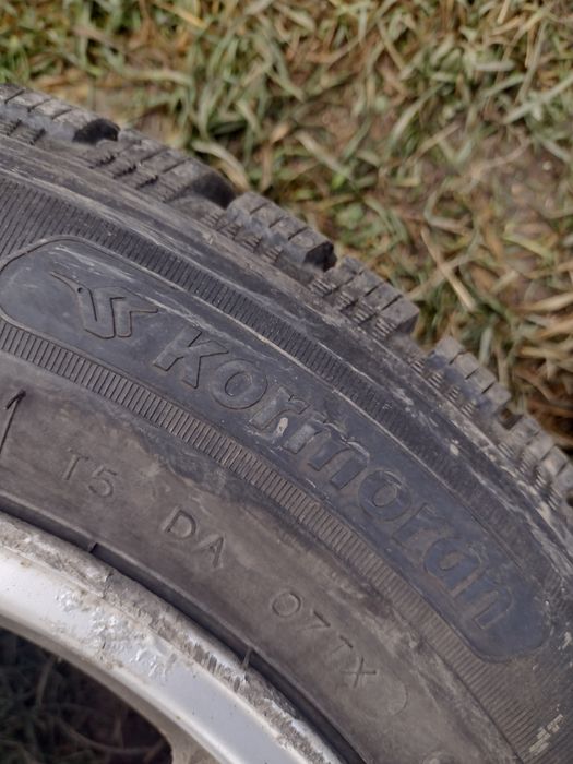 Продавам 15 цола джанти със зимни гуми Kormoran 5х112 за Мерцедес