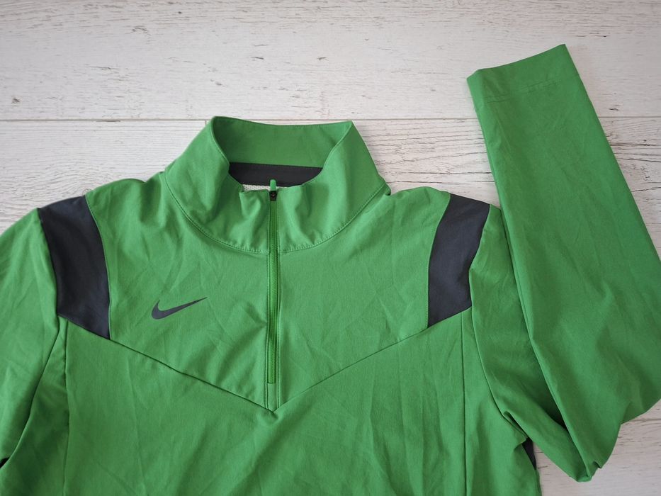 Nike-Ориг. Яке Ново!