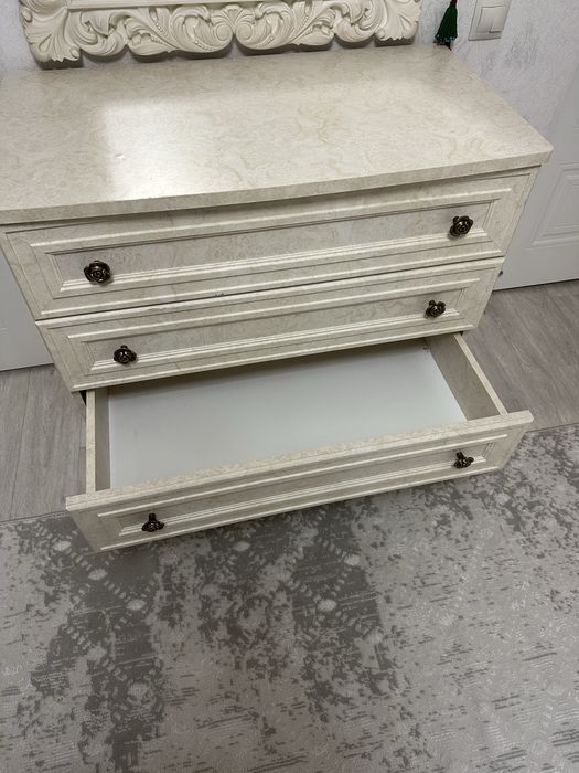 Продается комод с зерколом!