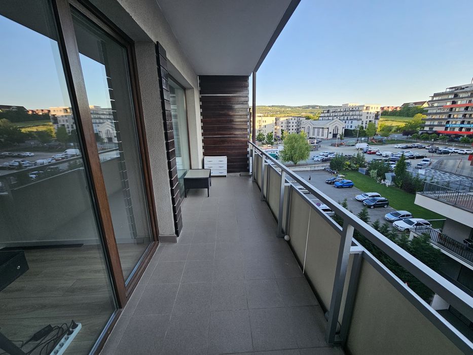 Apartament 3 cam Untold