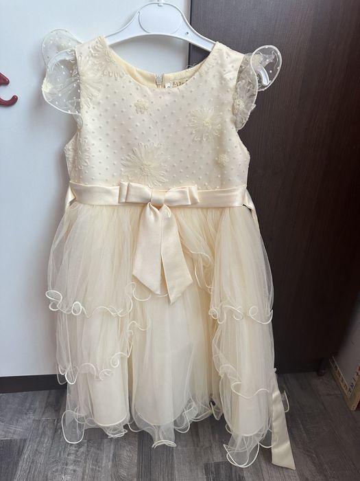 Детски рокли за поводи