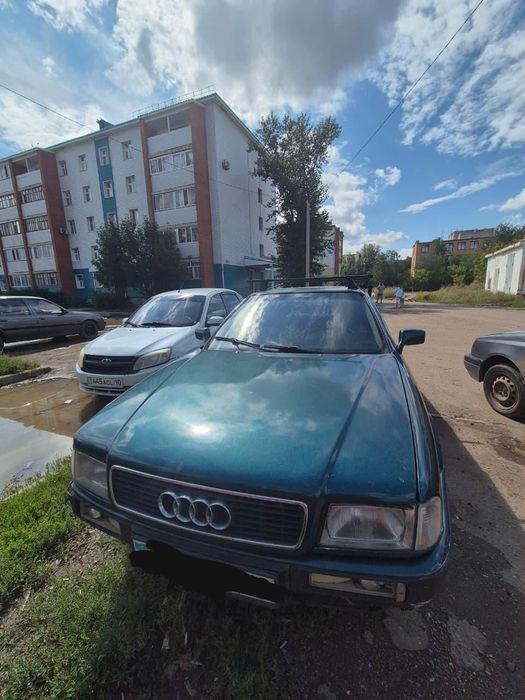 Продаётся машина Ауди Б4