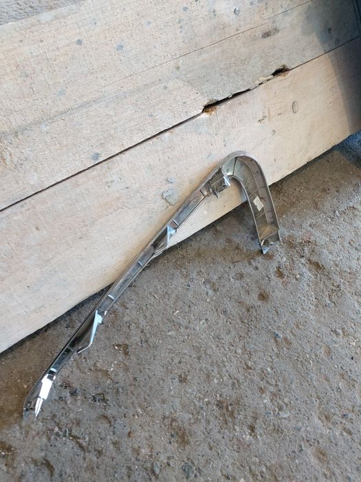 Наклдка бампера левая Веста кросс