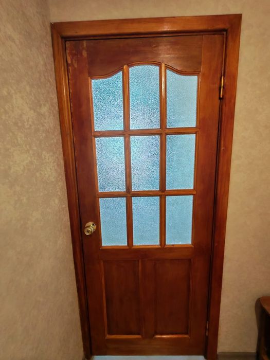 Продам двери деревянные, с откосами