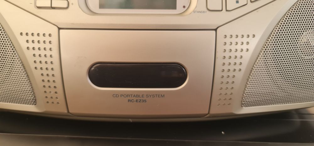 Boombox JVC portabil