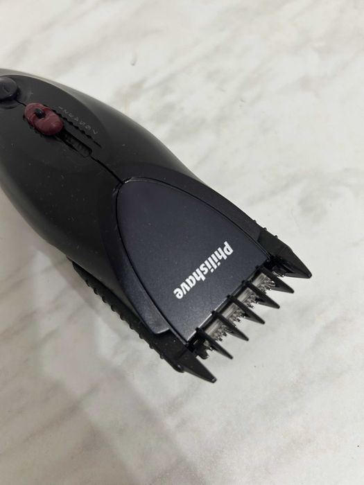 Машинка для стрижки волос | Триммер Philips C242 (продаю на запчасти)