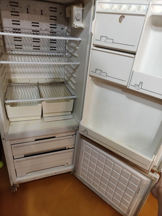 Продам холодильник