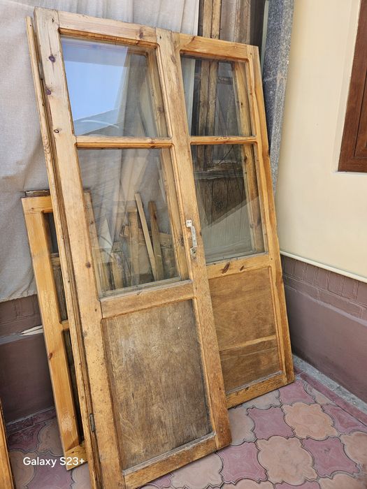 Эдик дерева 2 каплект без рамка ойналари ручкалари бор холати зур