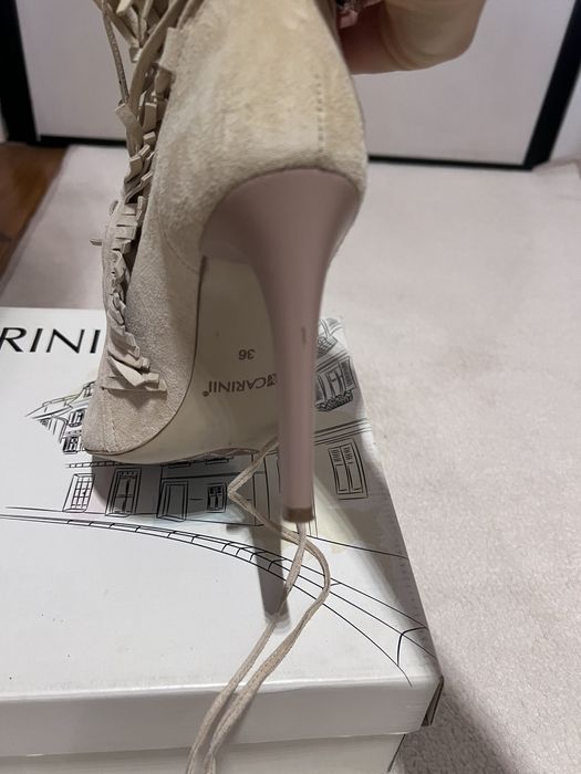 Дамски велурени боти