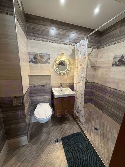 Продава се Тристаен апартамент в Пловдив, Младежки Хълм - 80 кв.м за 2963 €/кв.м - Снимка #1
