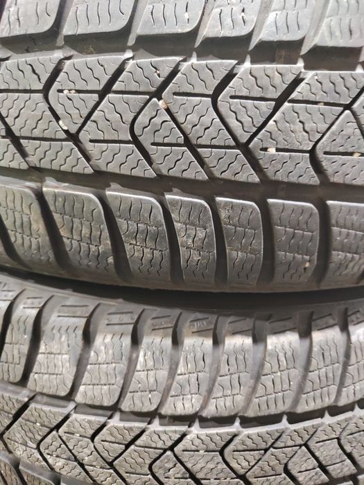 2 бр 205/60/17 Pirelli 21г