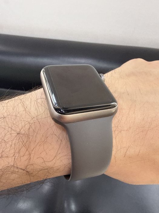Apple Watch Seria 3 42mm qora