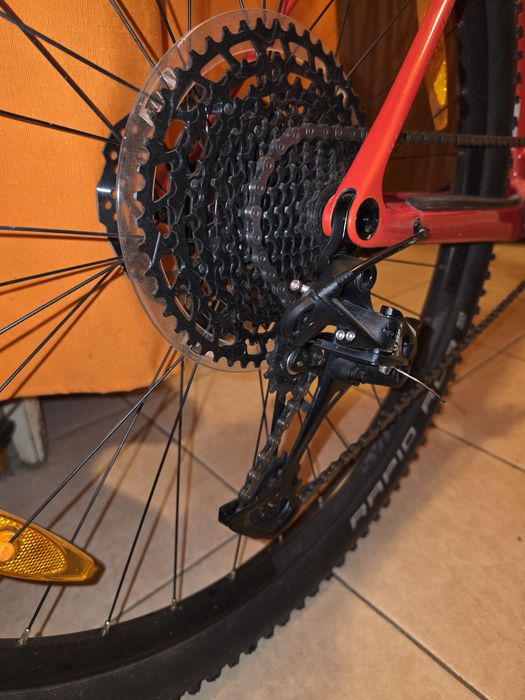 Bicicletă XC: Scott Scale 920 – Cadru Carbon HMF (L) – 29" – Transmisie SRAM NX 12v – Tubeless – Stare excelenta
