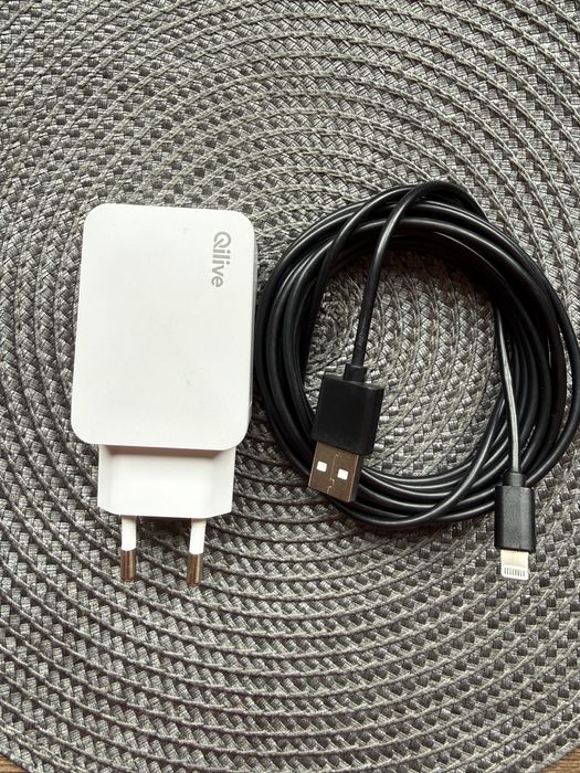 Vand incarcator Iphone cu mufa Lightning