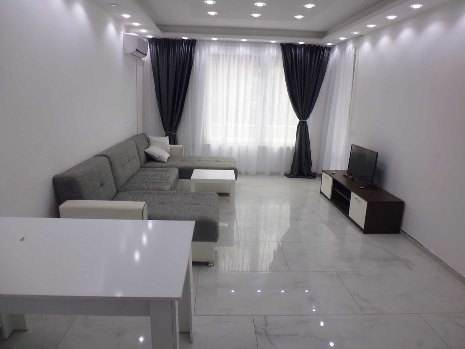 Двустаен тухлен апартамент за продажба в ж.к. Връбница 2, гр. София