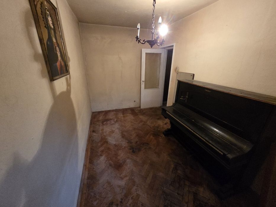 Apartament 3 camere de vanzare