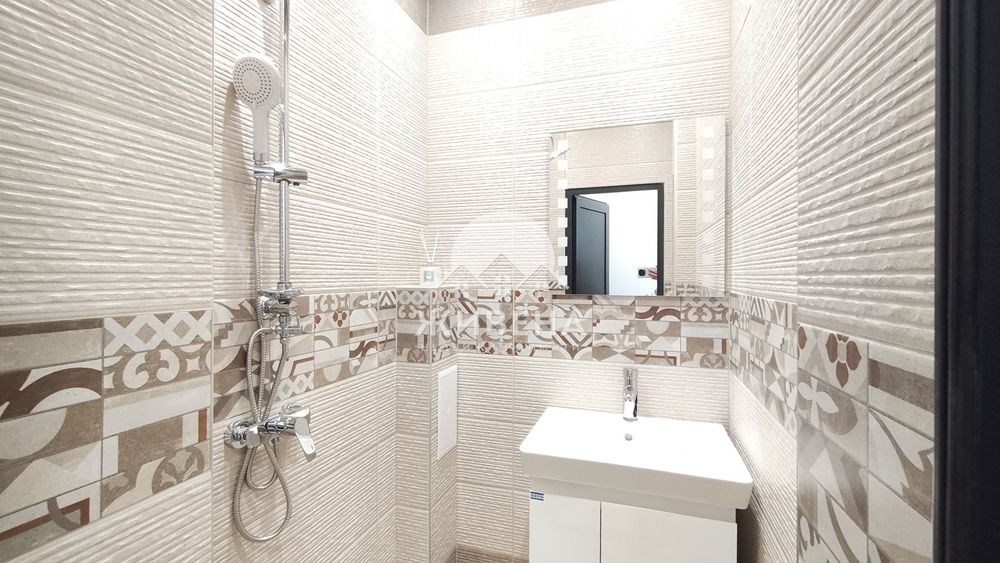 Продава 3-стаен апартамент, До ключ, Младост 1