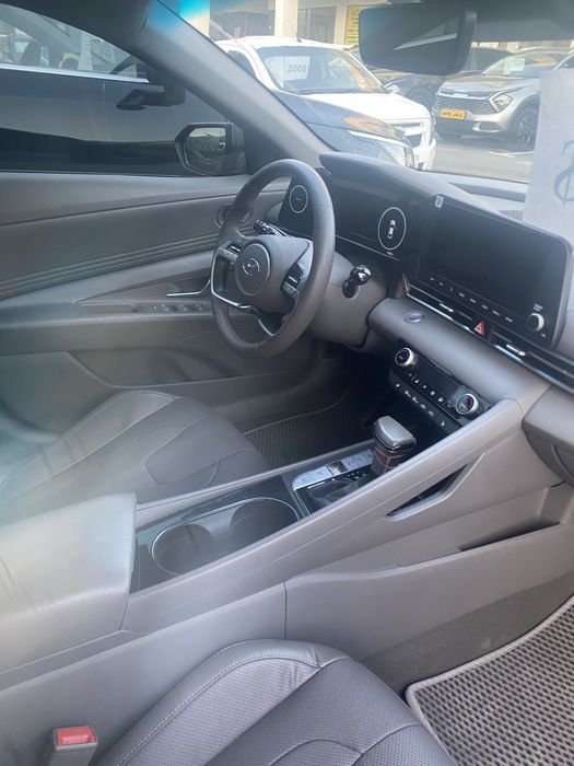 Hyundai Elantra 2022