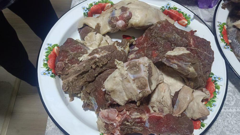 Табақтап ет сатылады, сүзбе, фарш