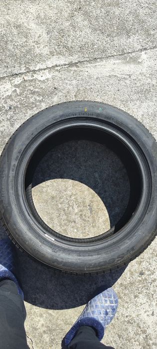 Vând 2 cauciucuri unul Goodyear 215 65 R17 și unul  Pirelli 235 55 R 19