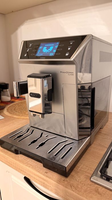 DeLonghi PrimaDonna Class espressor automat premium CONNECT aplicatie