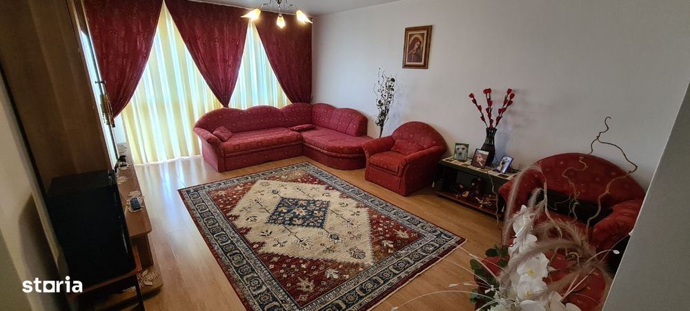 Penthouse cu 3 camere de vânzare în zona Buzaului — fotografia 1