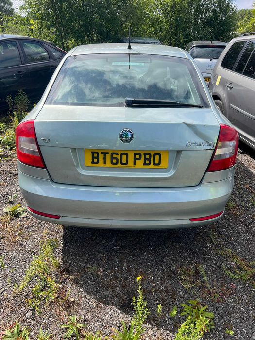 Dezmembrez scoda Octavia 1.6tdi cod CAYC cutie 5 trepte