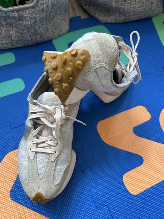 New Balance 327 limitted eddition