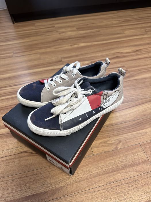 Продам детскую обувь