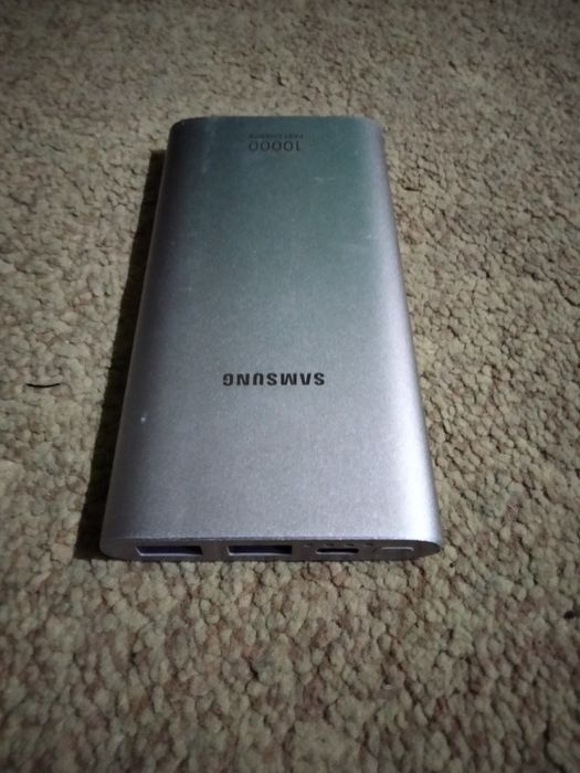 Повер банк Самсунг
