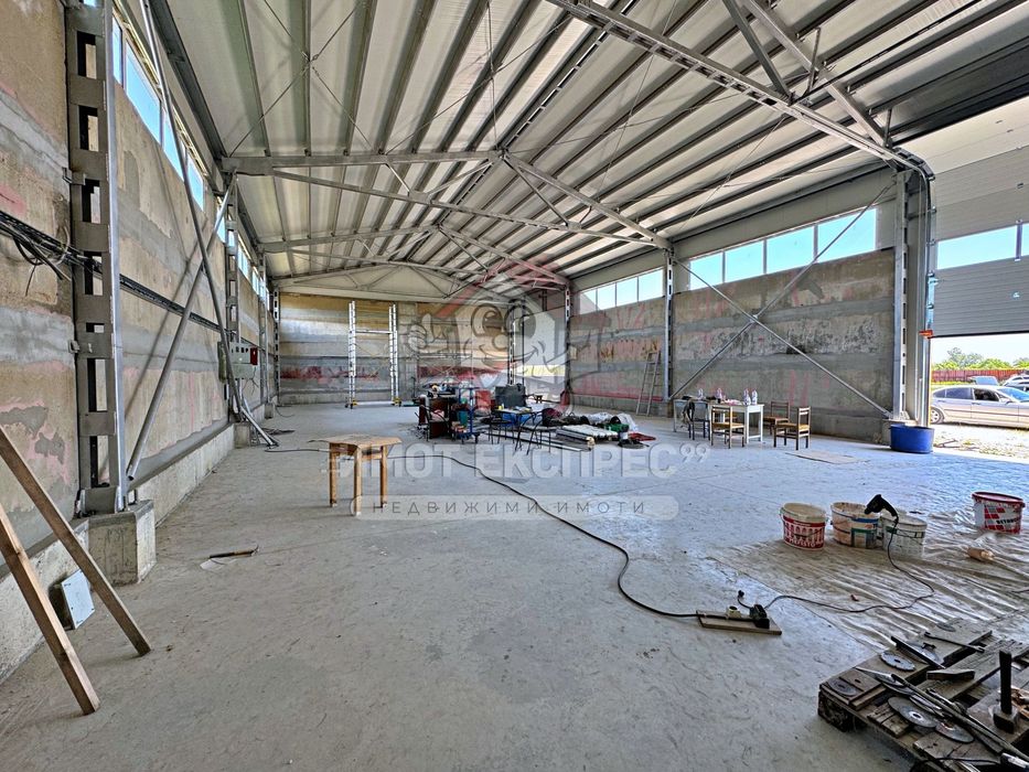 Хале 300кв.м, промишлено помещение под наем, в промишлена зона