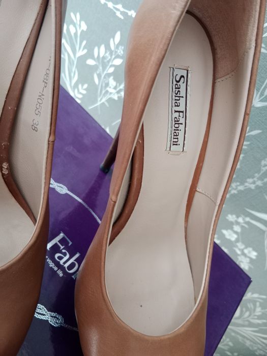 Отдам даром туфли на шпильке